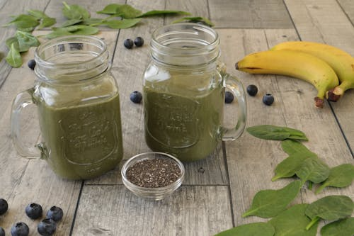 Green protein smoothie – easy quick weight loss meal under 300 calories